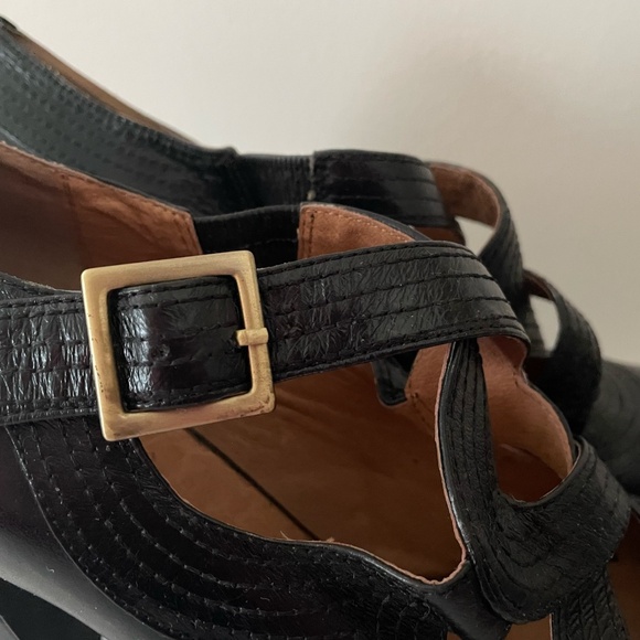 Miz Mooz Womens 10 Black Crisscross Pattern With Gold Buckle MaryJanes - Picture 6 of 15